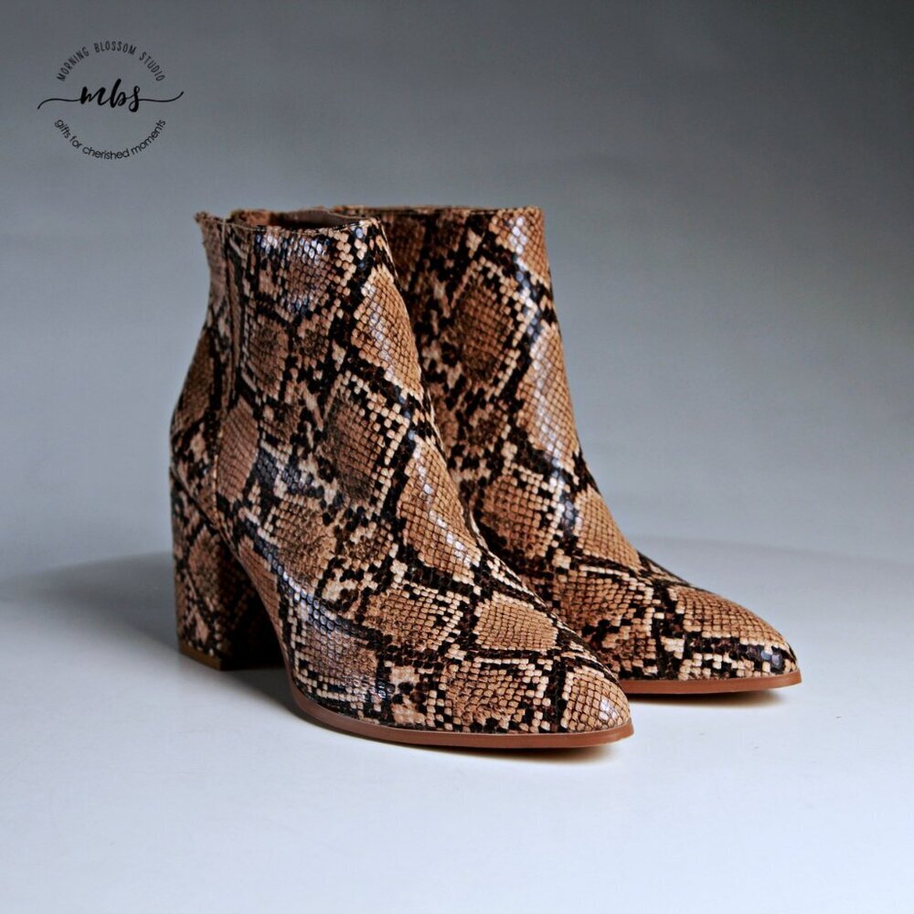 NWOT Steve Madden Julianne Snakeskin‎ Booties Tan Black Women 10